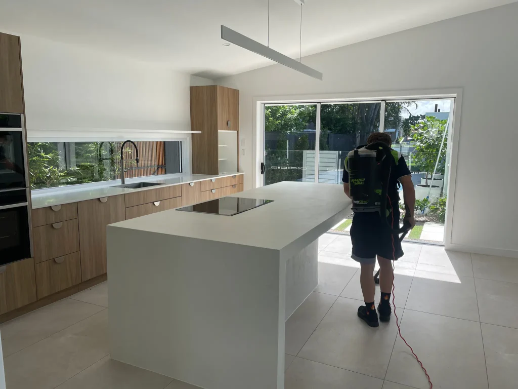 builders-clean-gold-coast-6e